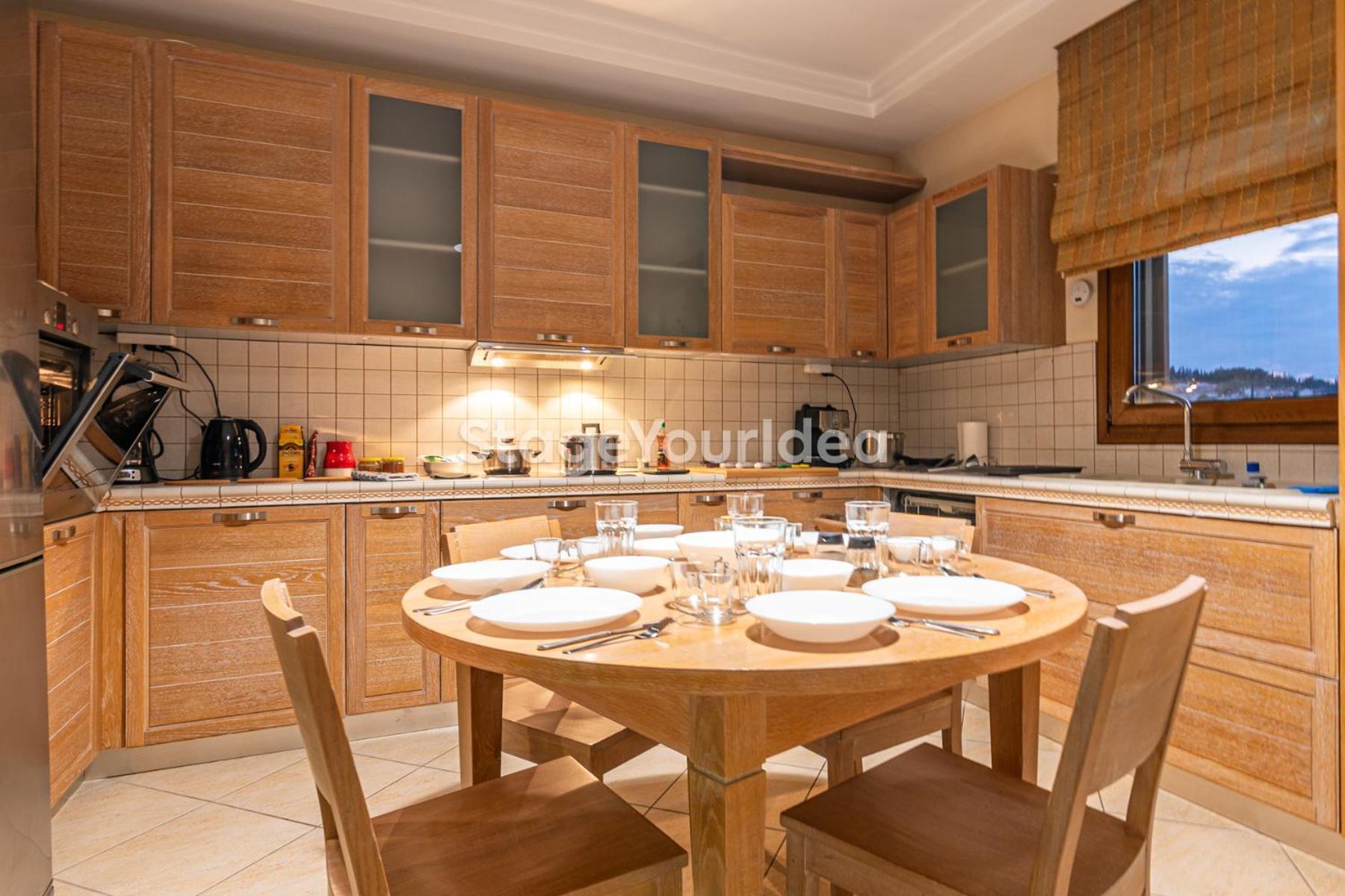 Luxury Appartment, Only 7 Minutes From Thessaloniki Airport And 15 Minutes From City Center ,For 8-23 People Also For Gatherings And Parties Neon Rysion Exterior photo